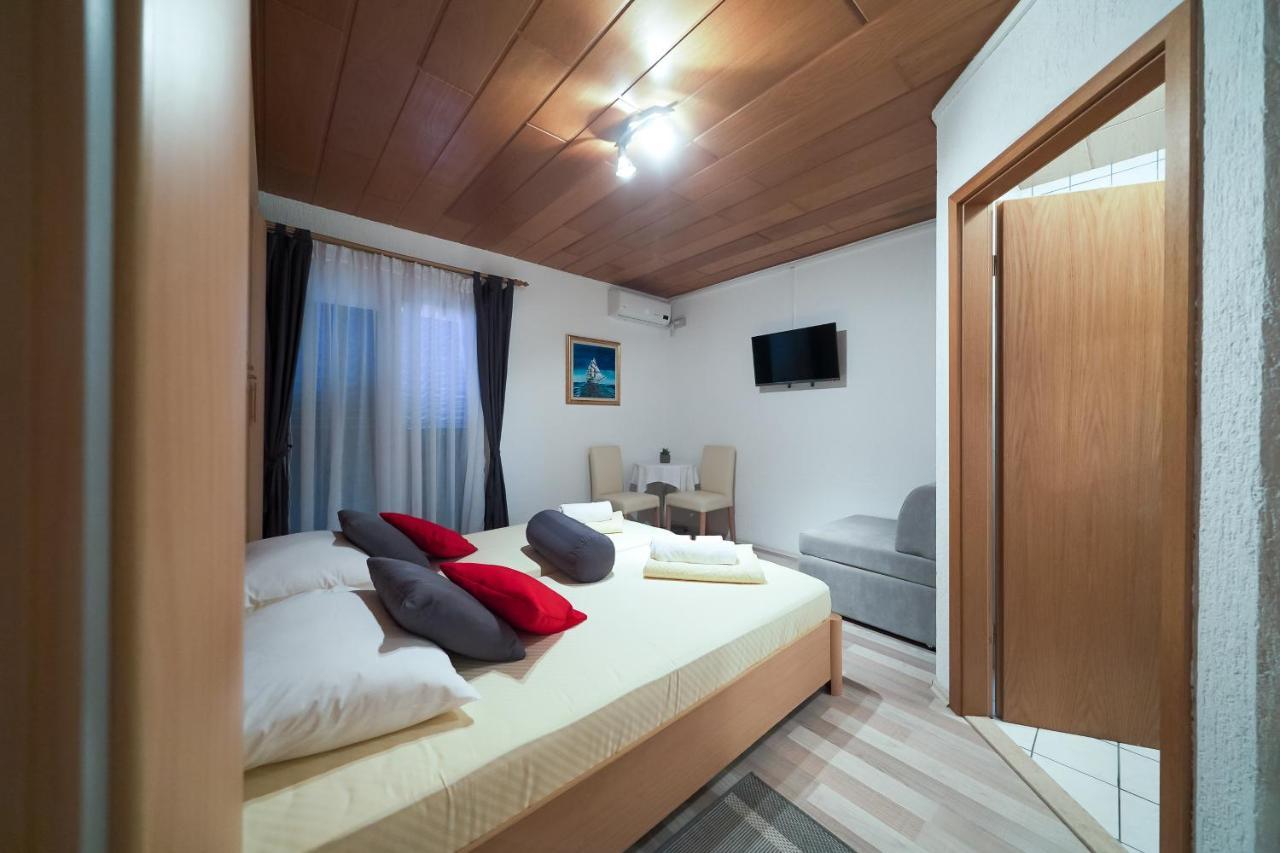 Lanterna Rooms Турань Экстерьер фото