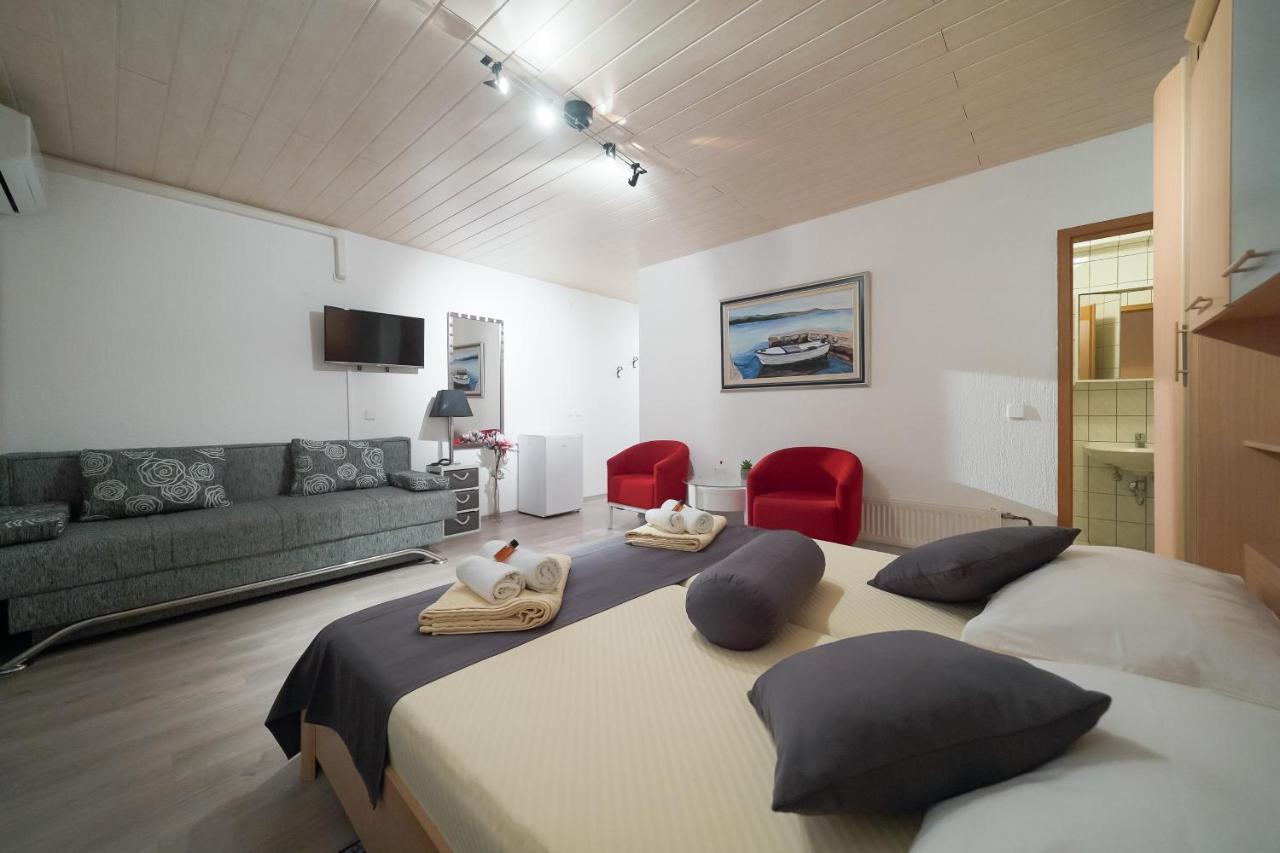 Lanterna Rooms Турань Экстерьер фото
